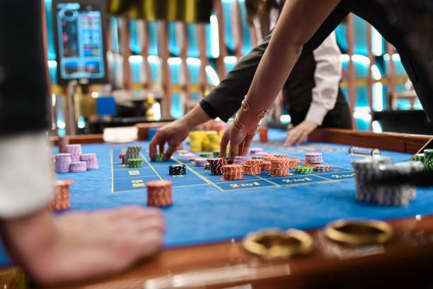 mahkota188 Yggdrasil game selection interface showing Dragon Tiger, Sic Bo, and Roulette tables with player counts and betting limits